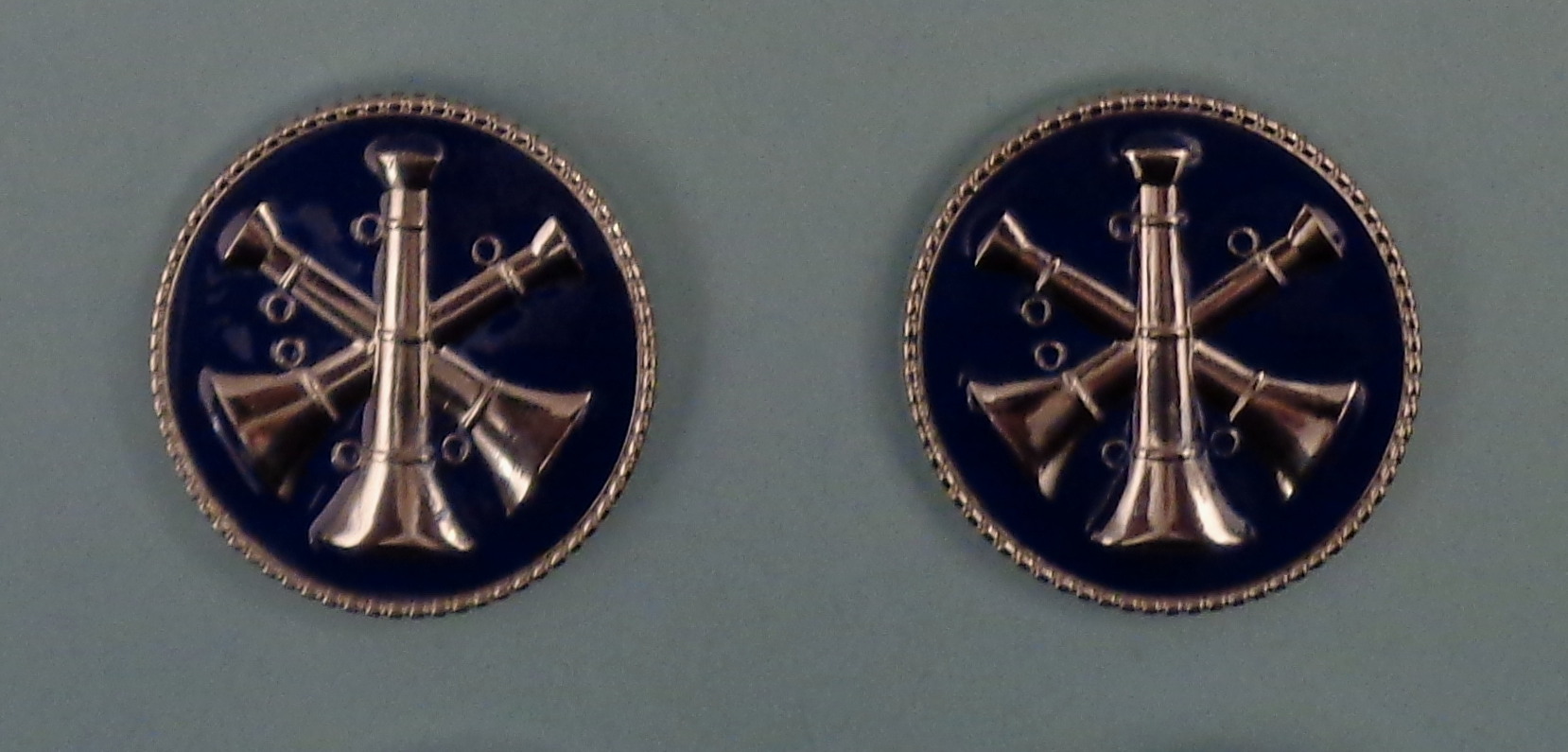 3 BUGLES CROSSED SILVER on BLUE 1" Discs Collar Pins