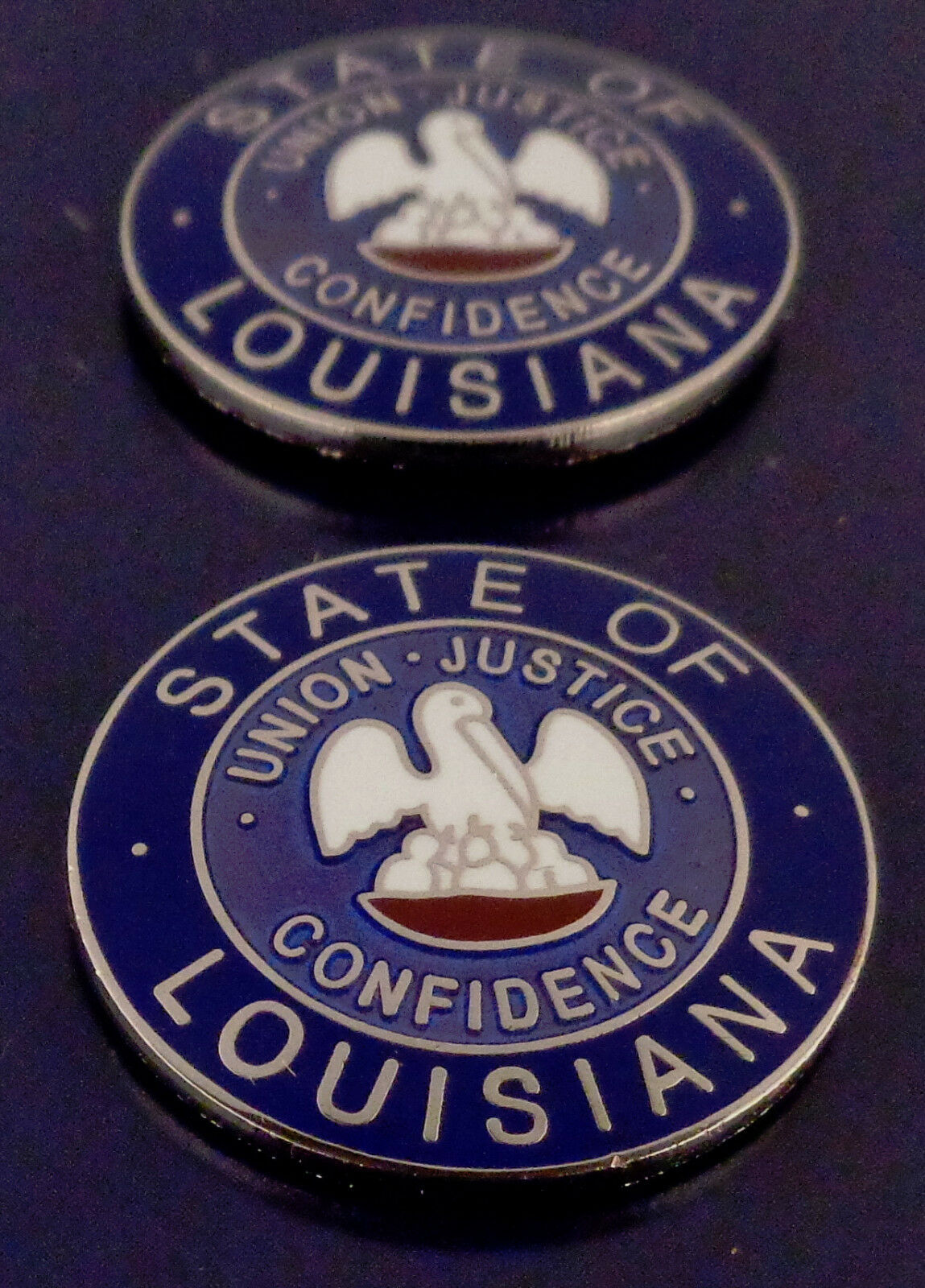 Louisiana State Seal Silver COLLAR PINS 15/16"