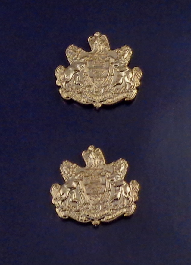 Pennsylvania Coat of Arms Collar Pins Polished Gold SMALL